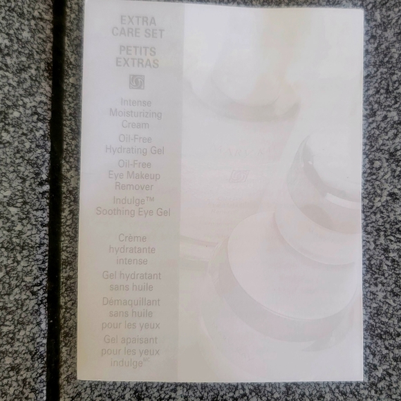 Mary Kay NWOT Makeup Travel Pouche (Please See Full Description) - Picture 2 of 9